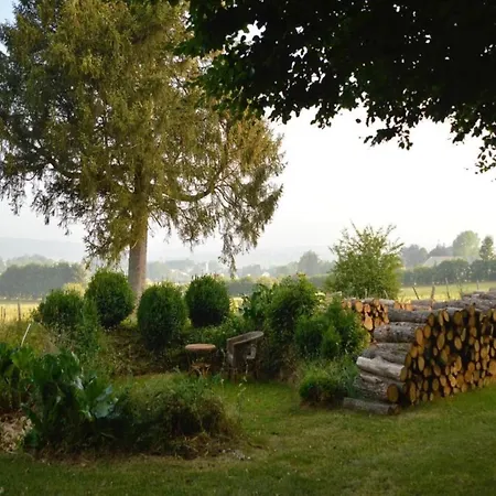 Peaceful Forest In Gesves Nyaraló *